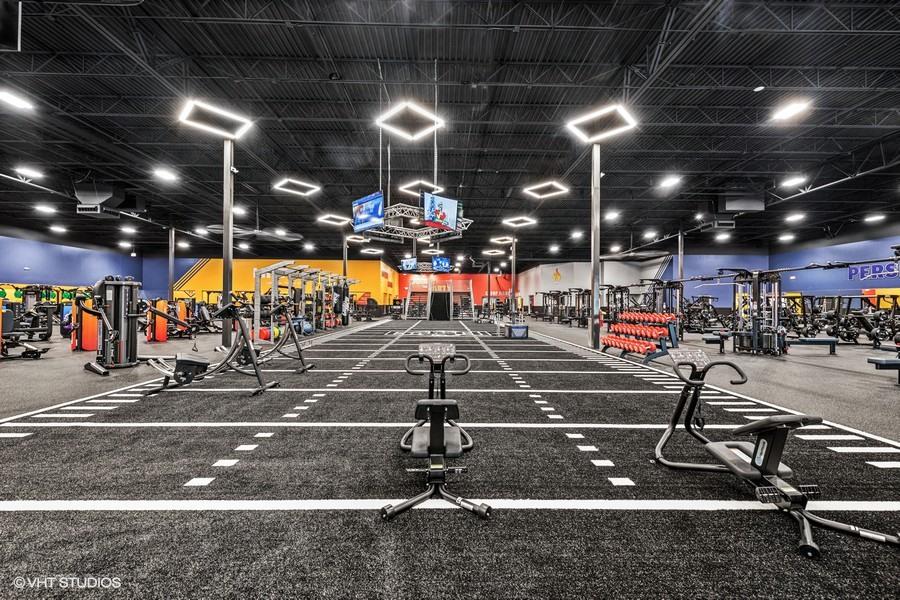 Crunch Fitness Folsom — Gym in Folsom, CA
